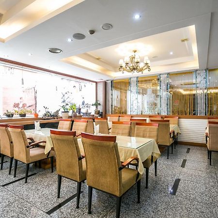 Fiore Hotel Gumi Bagian luar foto