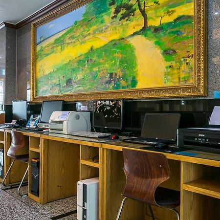 Fiore Hotel Gumi Bagian luar foto