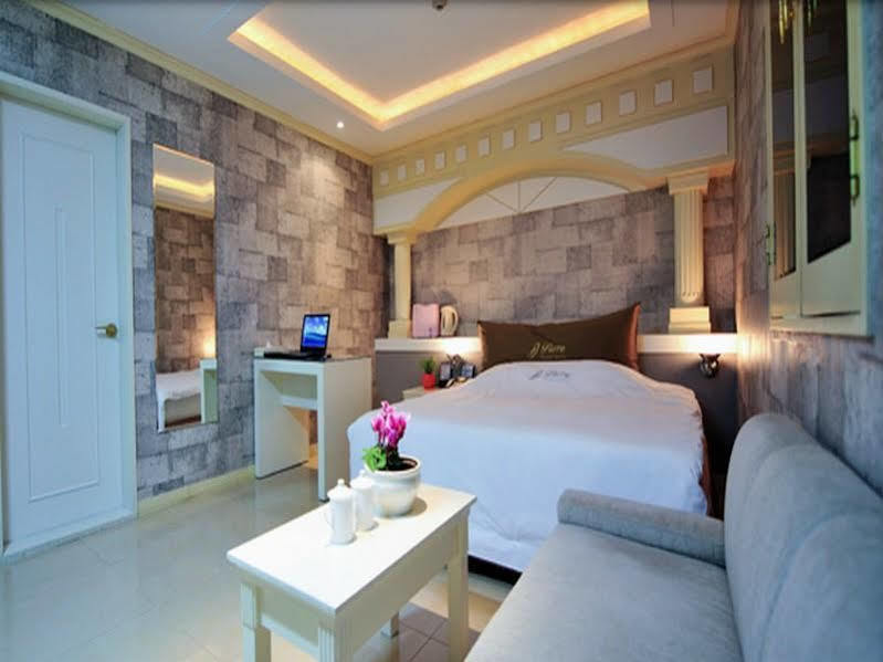 Fiore Hotel Gumi Bagian luar foto