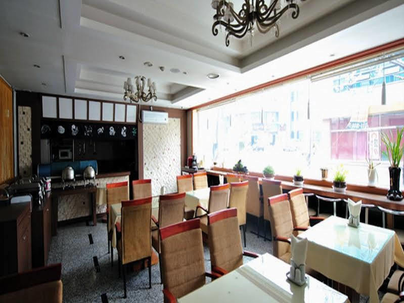 Fiore Hotel Gumi Bagian luar foto