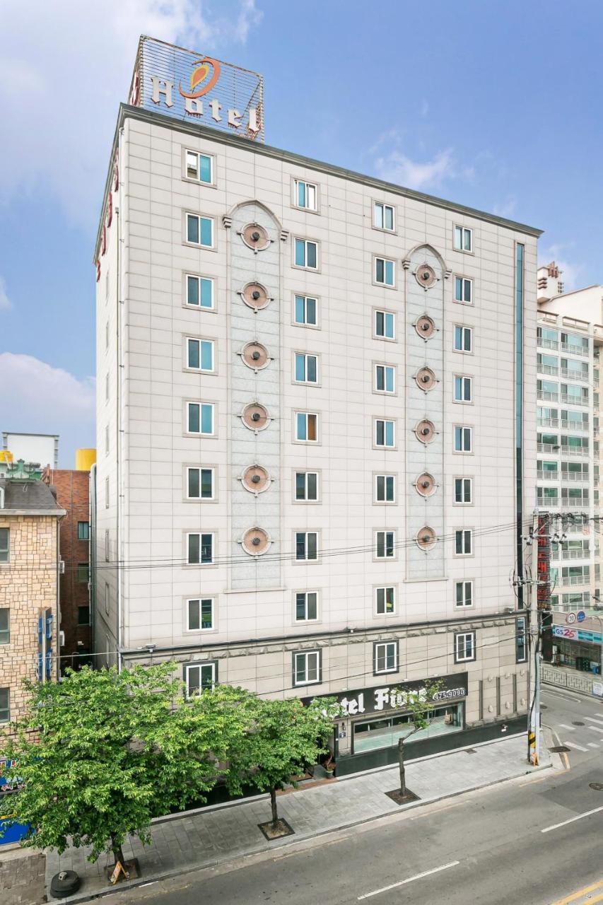 Fiore Hotel Gumi Bagian luar foto