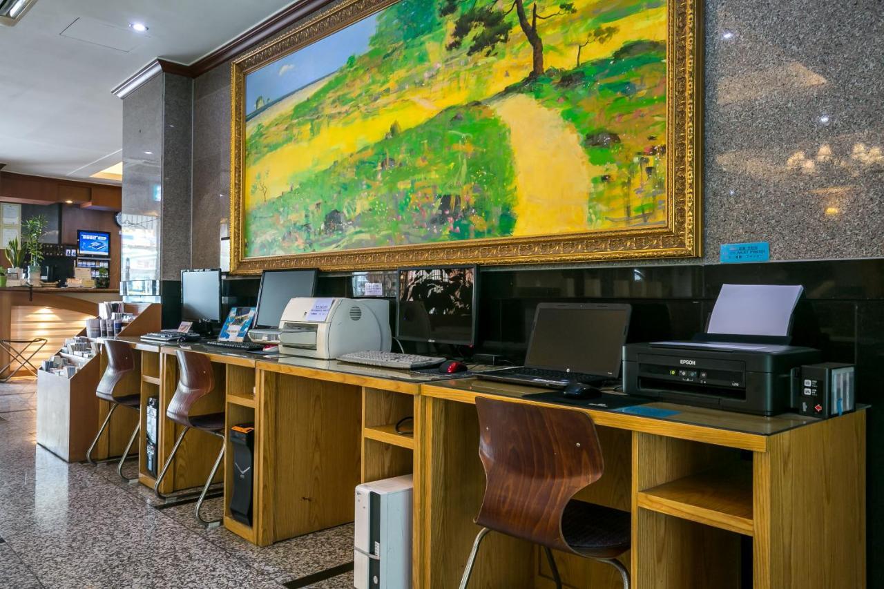 Fiore Hotel Gumi Bagian luar foto