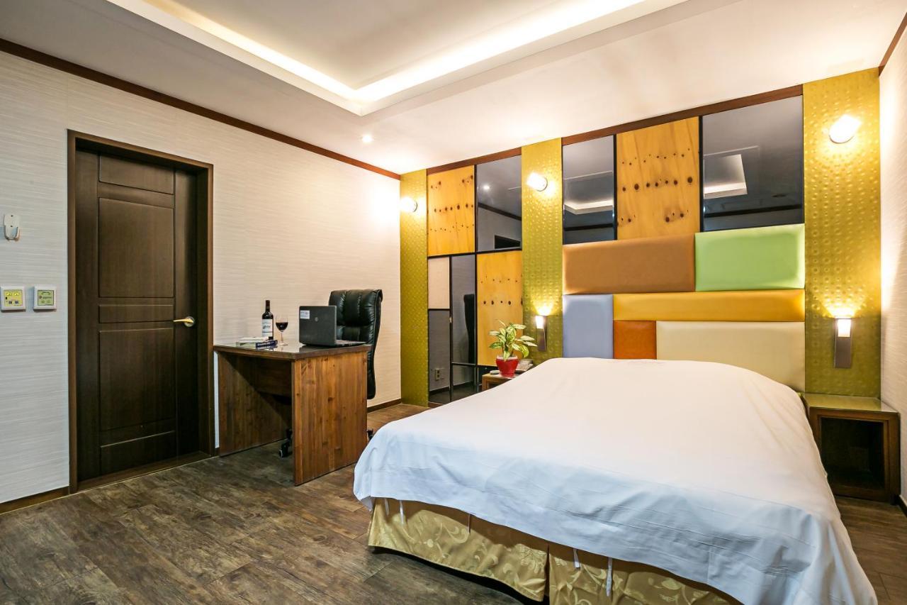Fiore Hotel Gumi Bagian luar foto