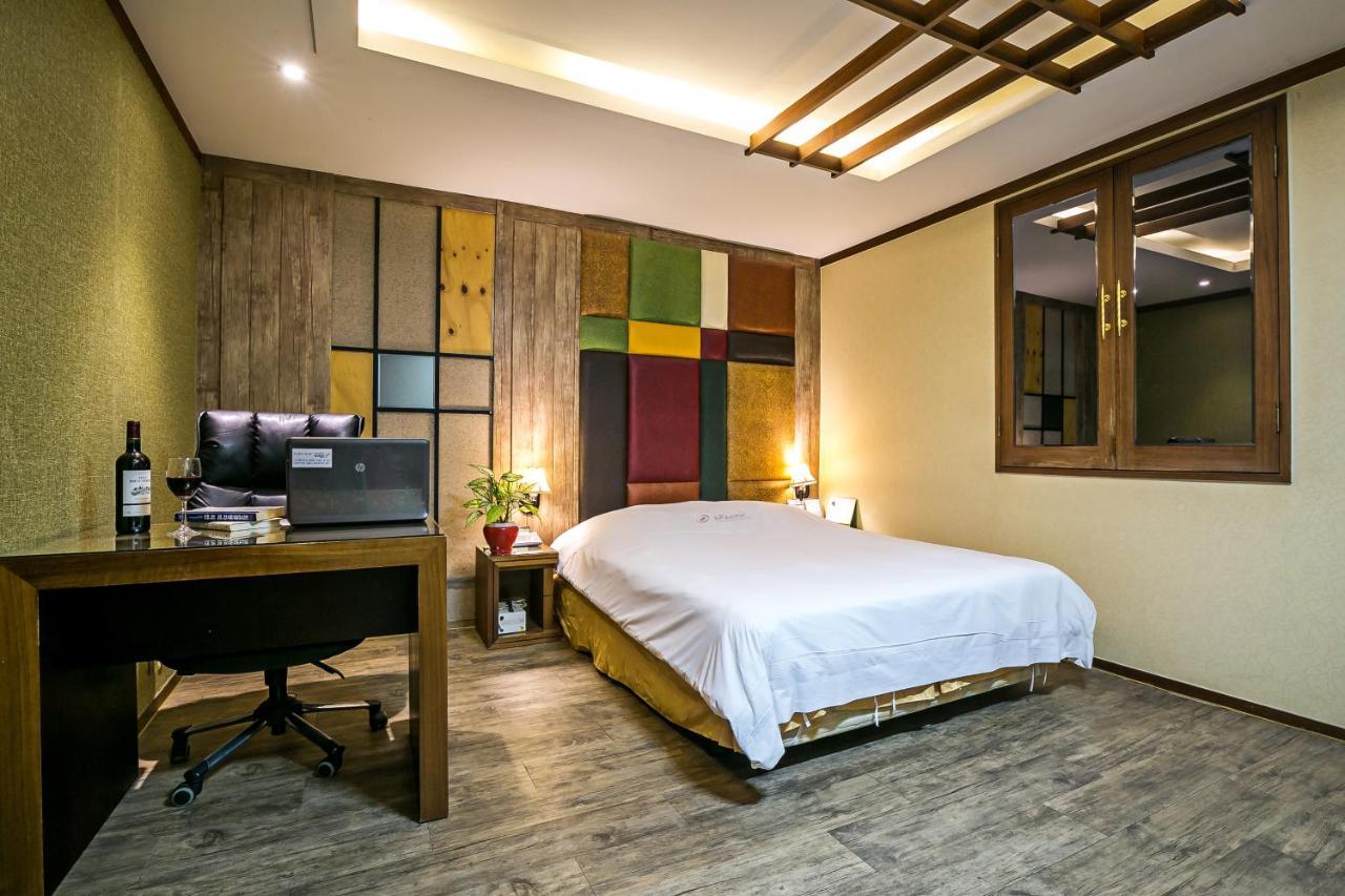 Fiore Hotel Gumi Bagian luar foto