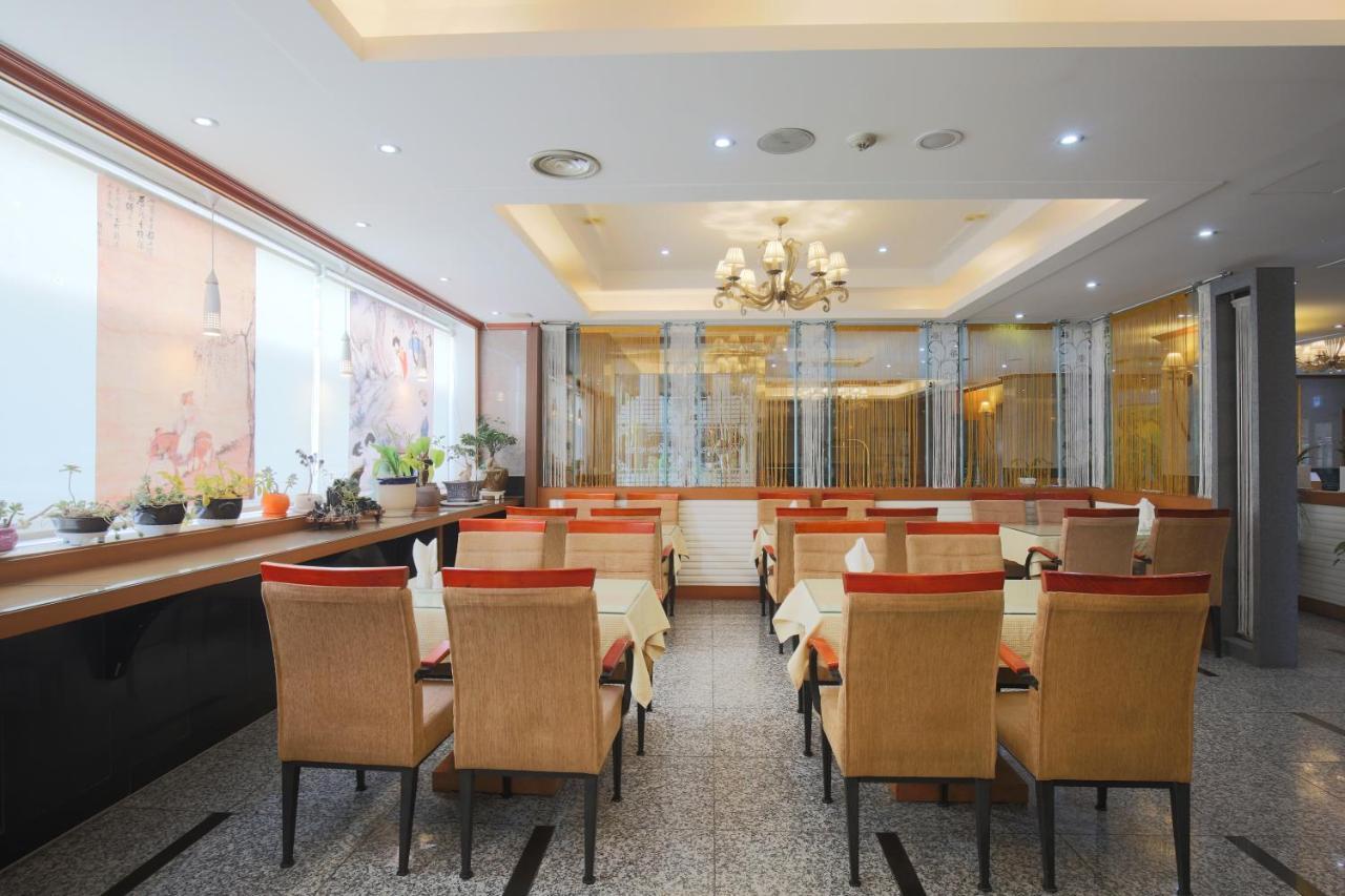 Fiore Hotel Gumi Bagian luar foto