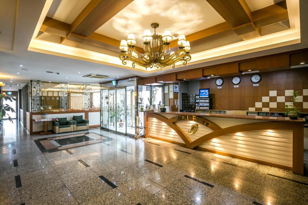 Fiore Hotel Gumi Bagian luar foto